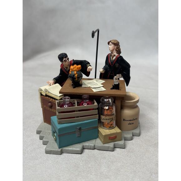 Harry Potter Hallmark Ornament Potion Class Scene 2007 Hogwarts Decor - Picture 2 of 8